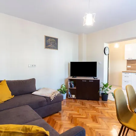 Cozy Flat Gabrovski In 大特尔诺沃