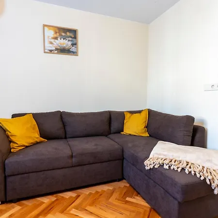 Cozy Flat Gabrovski In 公寓 *