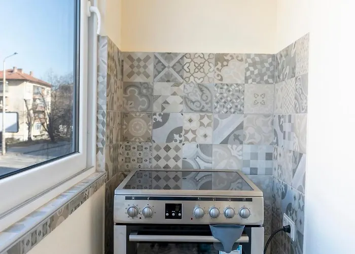 Cozy Flat Gabrovski In *