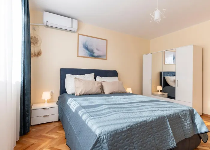 Cozy Flat Gabrovski In *